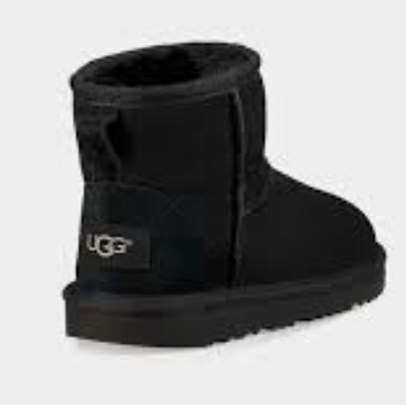 🚫SOLD🚫🐑 Like new - Authentic UGG Booties - Picture 1 of 11